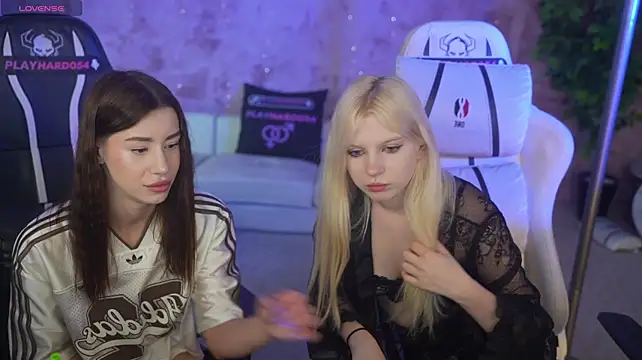 Selena_Glow Show Webcam