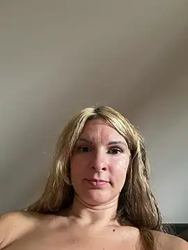 Chat +18 de kinkysarahx ao vivo
