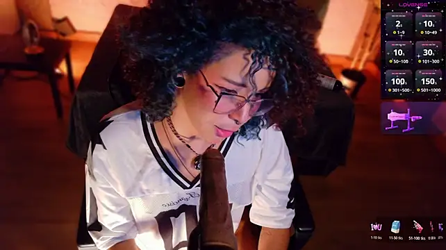 צ'אט XXX בשידור חי של emmanakamura