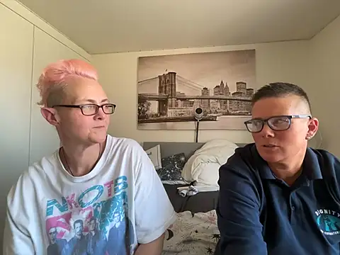 Curvy-Jinx Chat XXX live