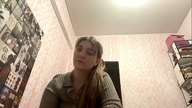 JanineThielman Adlı Modelin Canlı XXX Sohbeti