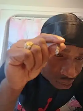 007Giovani Pertunjukan Webcam