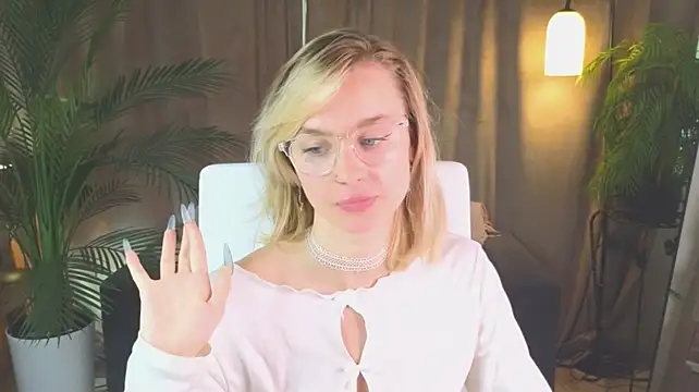 NoraMoreau Live XXX Chat