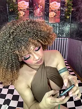Alluring_Carmela Show Webcam