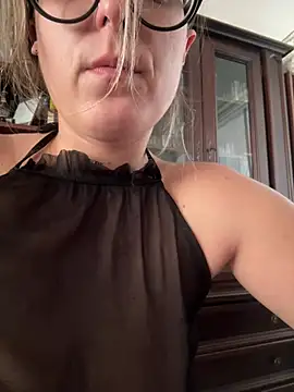 dolcehelena993のライブXXXチャット