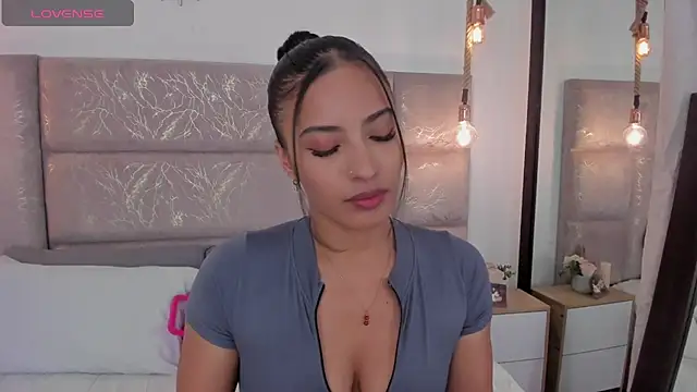 دردشة CeliWoods الجنسية المباشرة