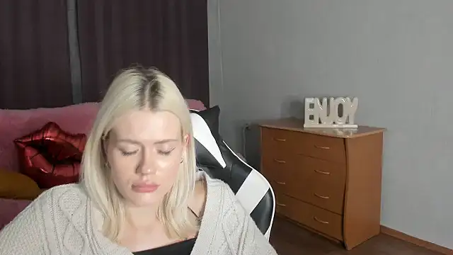 BlondyLedy élő XXX-chatje