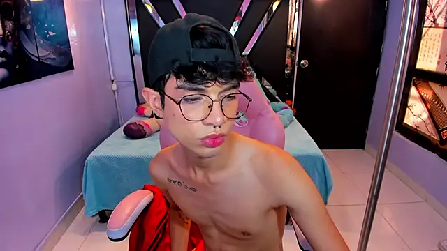 LiamHeatx Live XXX-Chat