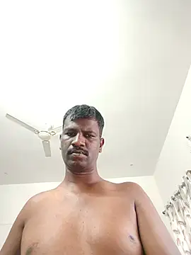 Paramkeerthin Live XXX chat