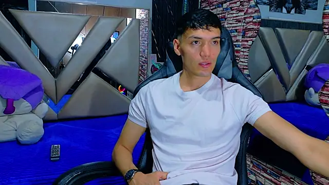 Aron_Darkx লাইভ XXX চ্যাট