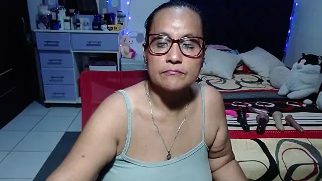 pervert_mommy_ Adlı Modelin Canlı XXX Sohbeti