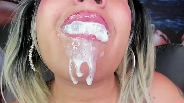 miss_danika Show Webcam