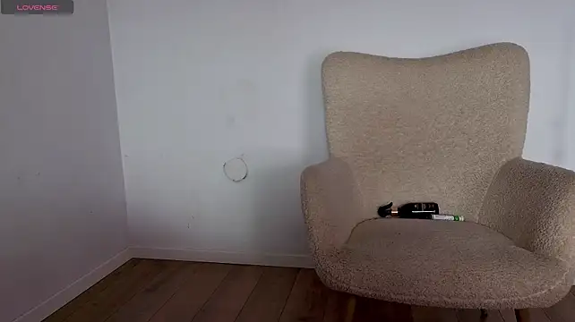 XXX chat uživo modela Jullyenn3