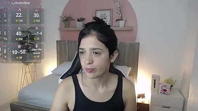 lucia_henao_'s Live XXX Chat