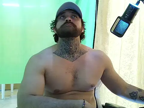 aronmiller404 Webcam Show