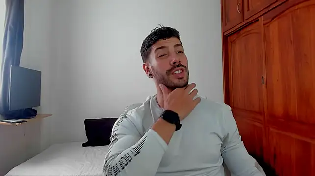 Guyinthemountain's Webcam Show
