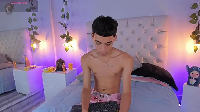 Chat +18 de Trevor_Spencer ao vivo