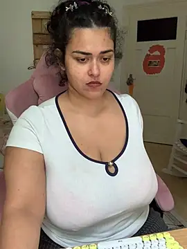 Curvydesifromgermany – Live XXX-chat