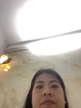 nguoimuavui22 Show Webcam