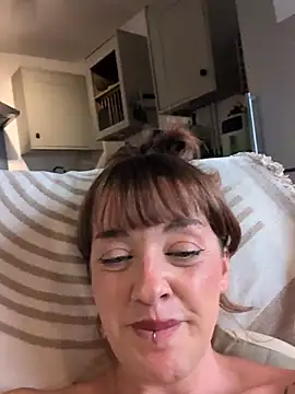 دردشة Petite_Juicy_Olive الجنسية المباشرة
