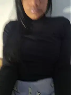צ'אט XXX בשידור חי של charllottebrasilian