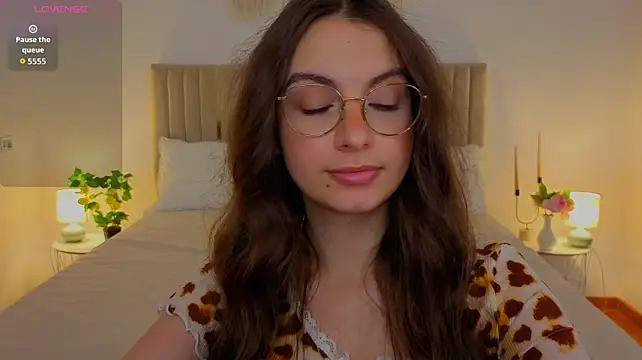 Real_cutie1's Live Chat Room