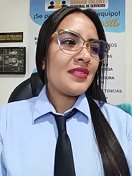 MAYE__13 Live XXX-chat