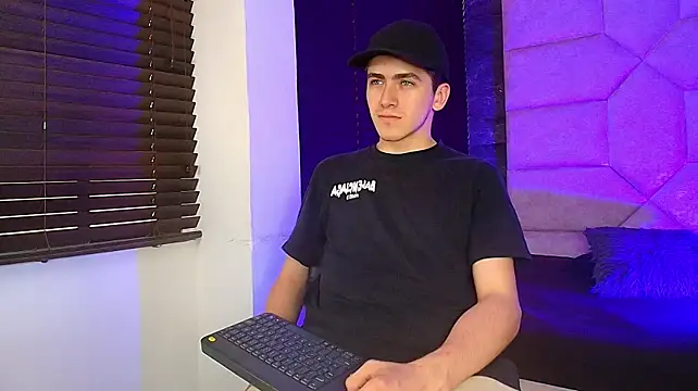 Tyler_Mcrey's Live XXX Chat