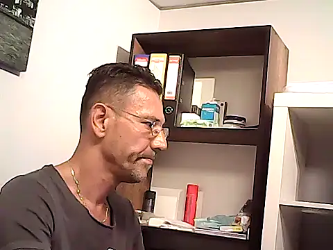 mastercharisma35 Adlı Modelin Web Kamerası Şovu
