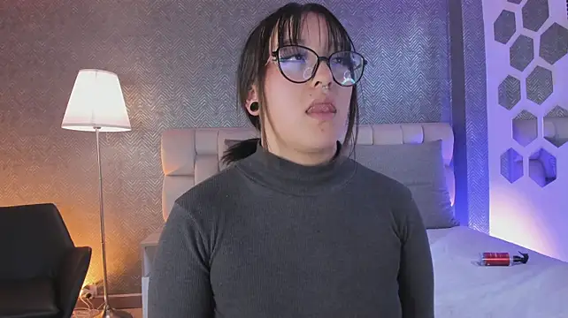 Chat XXX ao vivo de sofi_bakerr