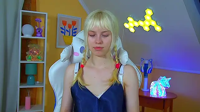 HannahHollis' Live XXX Chat