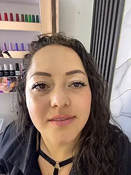 XXX chat uživo modela Nails_Lucia