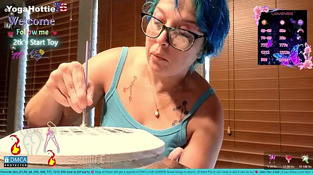 Chatroom XXX en direct de YogaHottie76