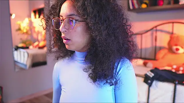 Millie_Volturi 现场XXX聊天