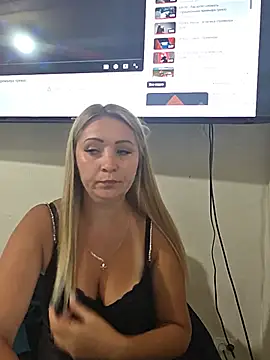 Онлайн чат XXX SassiSandra