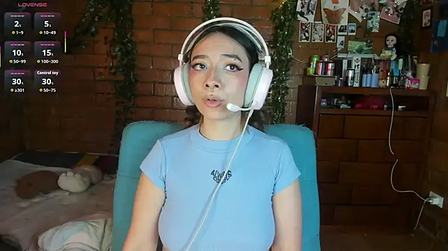 Chat +18 de Annycolin_ ao vivo