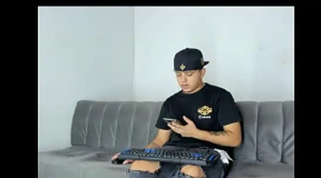 XXX chat uživo modela Charlie_Scorpion