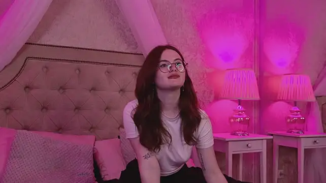 ClaireFlowers' Live XXX Chat