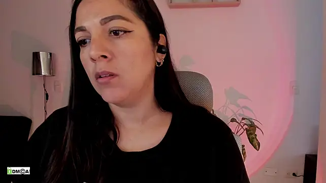 urcute_kitten's Live XXX Chat