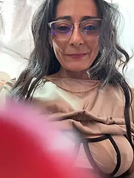 צ'אט XXX בשידור חי של IsabellaMariet
