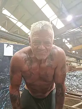gymrat61's Live XXX Chat