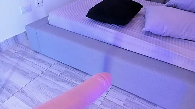 Chatroom XXX en direct de EmilyBlossom_