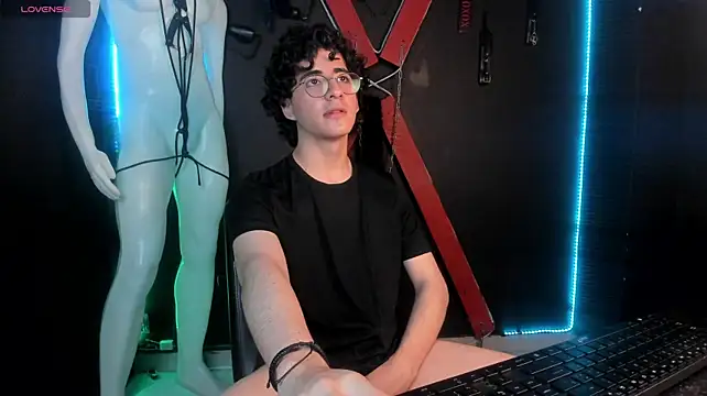 ElliotNoir Live XXX-Chat
