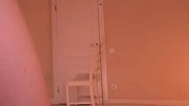 Miablueye Adlı Modelin Canlı XXX Sohbeti