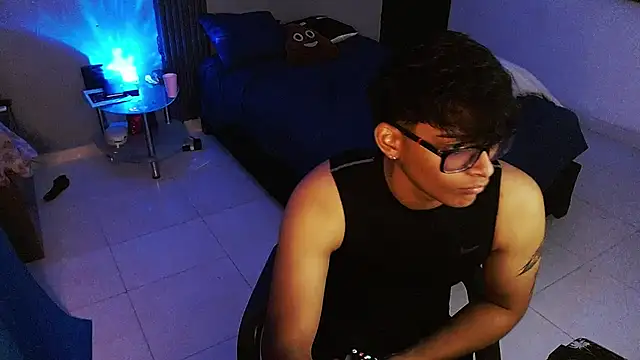 Mr_yisuzz Live XXX-chat