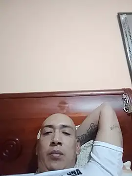 Show modela Cain180k na web-kameri
