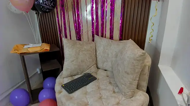 Izzy_lux's Live XXX Chat
