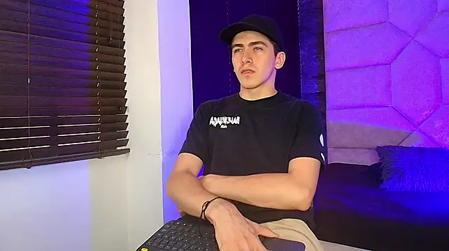 Tyler_Mcrey Chat XXX live