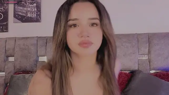 Chatroom XXX en direct de emilyrouxe