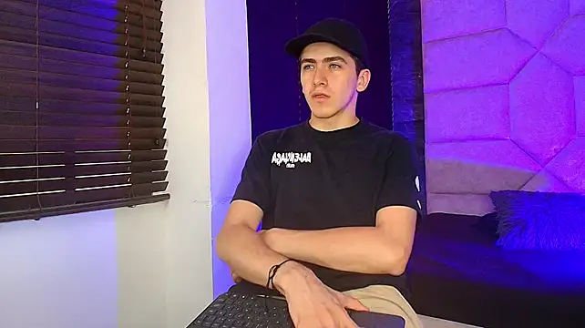 Tyler_Mcrey: απευθείας συνομιλία ΧΧΧ